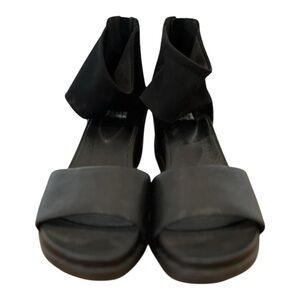 Eileen Fisher Corona black ankle cuff leather sandals size 8
